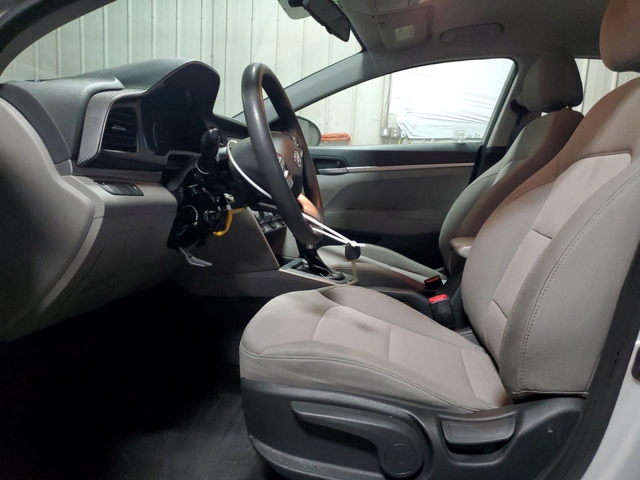2019 HYUNDAI ELANTRA SE - Фото 7
