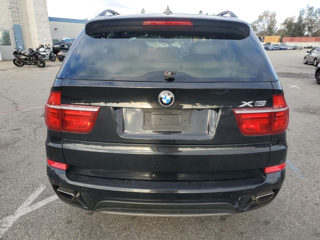 2011 BMW X5 XDRIVE5 - Image 6