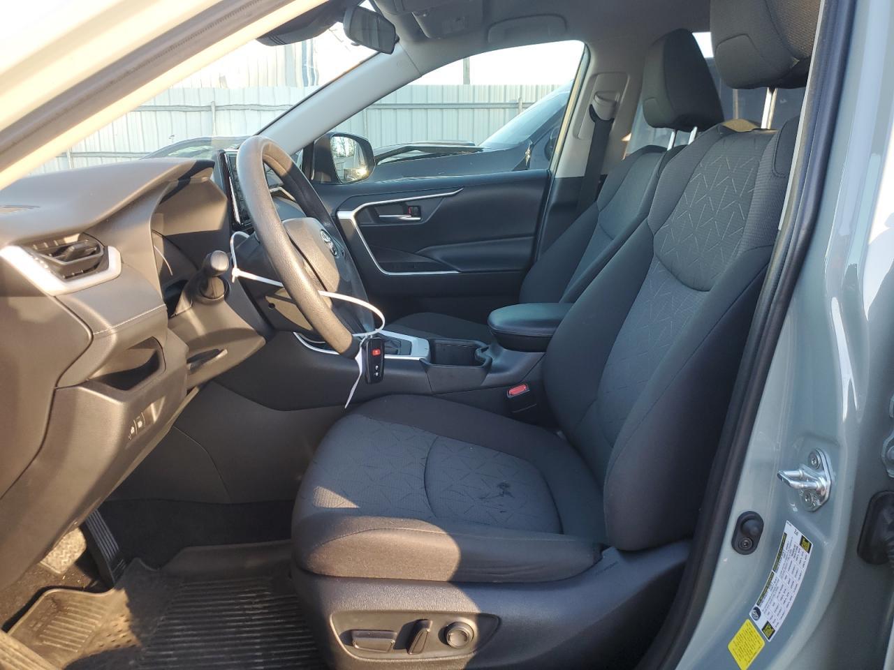 2022 TOYOTA RAV4 XLE - Фото 7