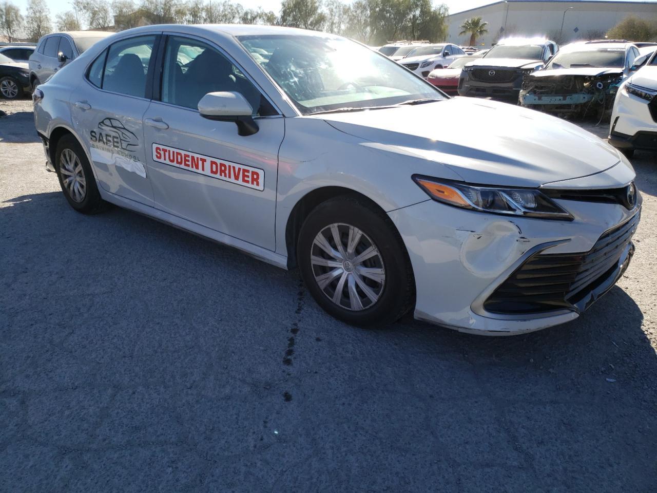 2023 TOYOTA CAMRY LE - Фото 4