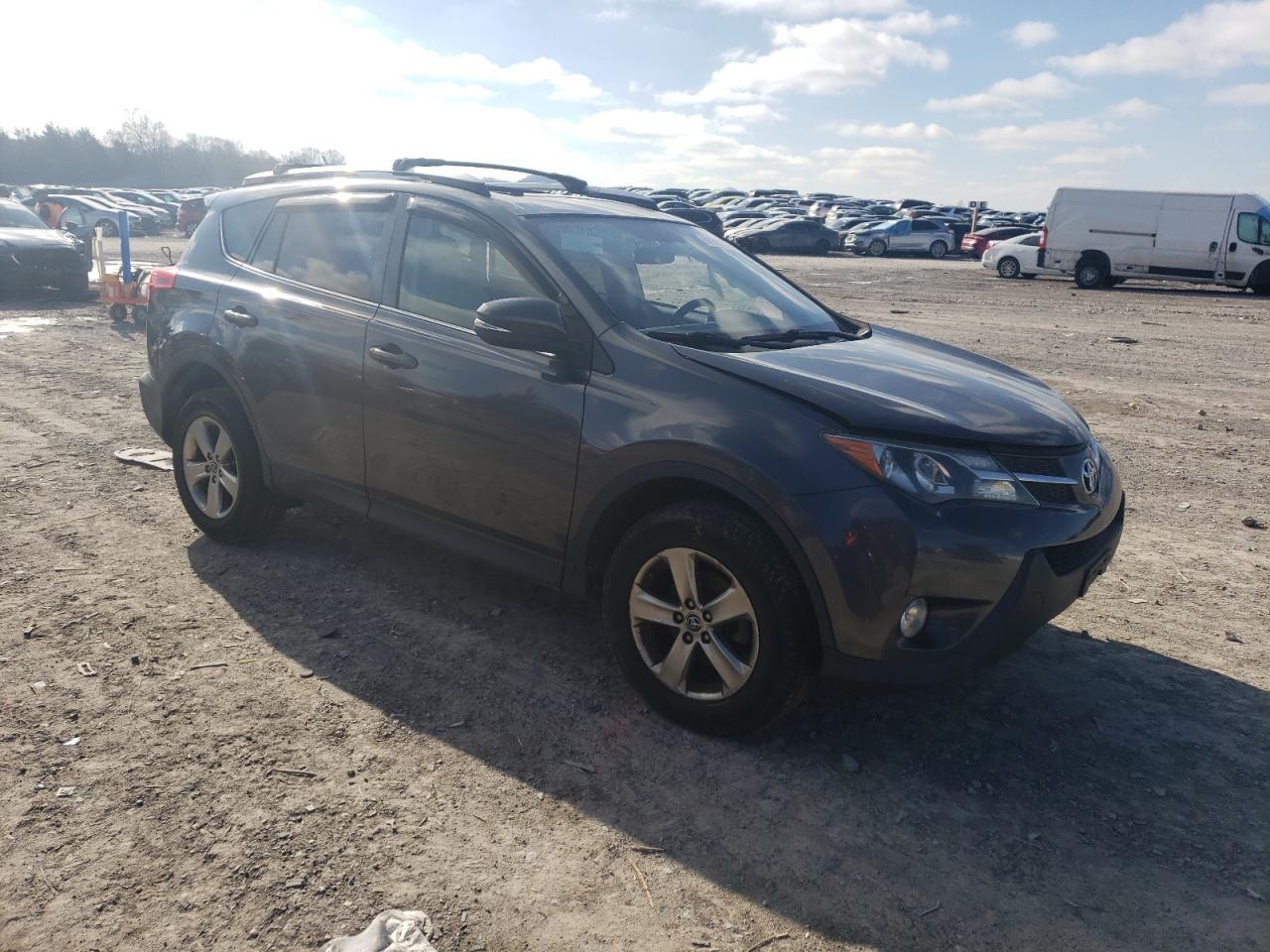 2015 TOYOTA RAV4 XLE - Фото 4