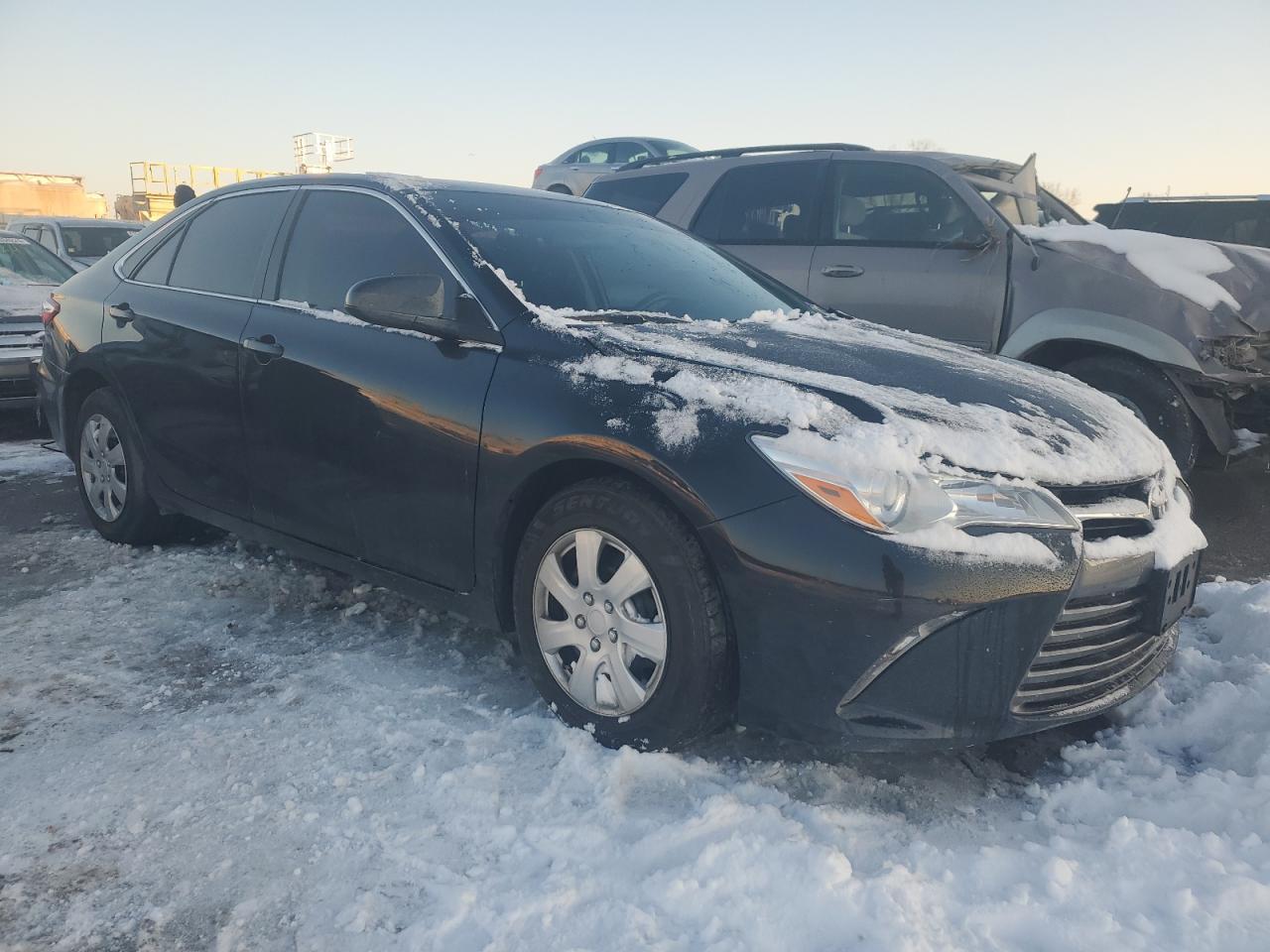 2017 TOYOTA CAMRY LE - Фото 4