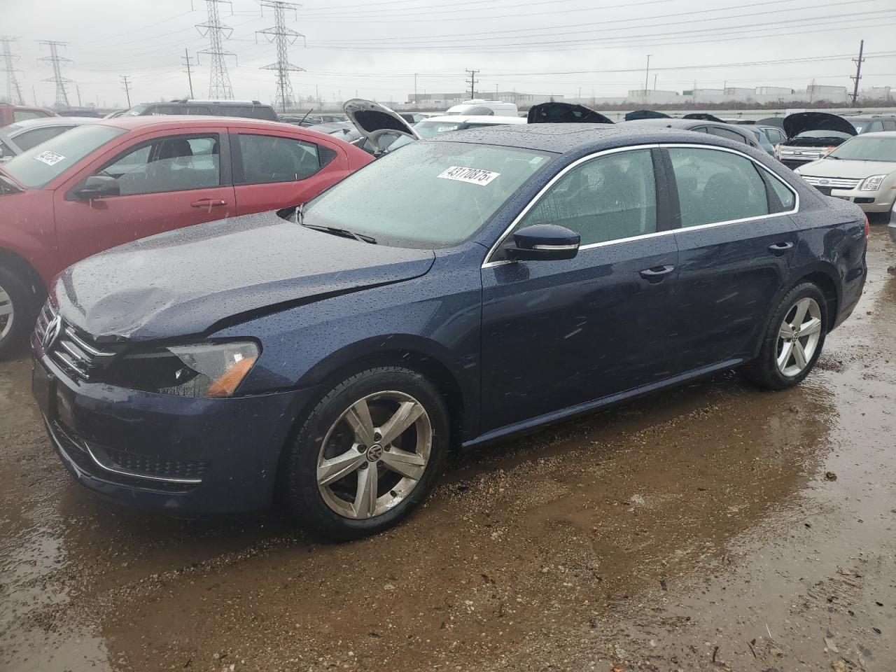 2013 VOLKSWAGEN PASSAT SE