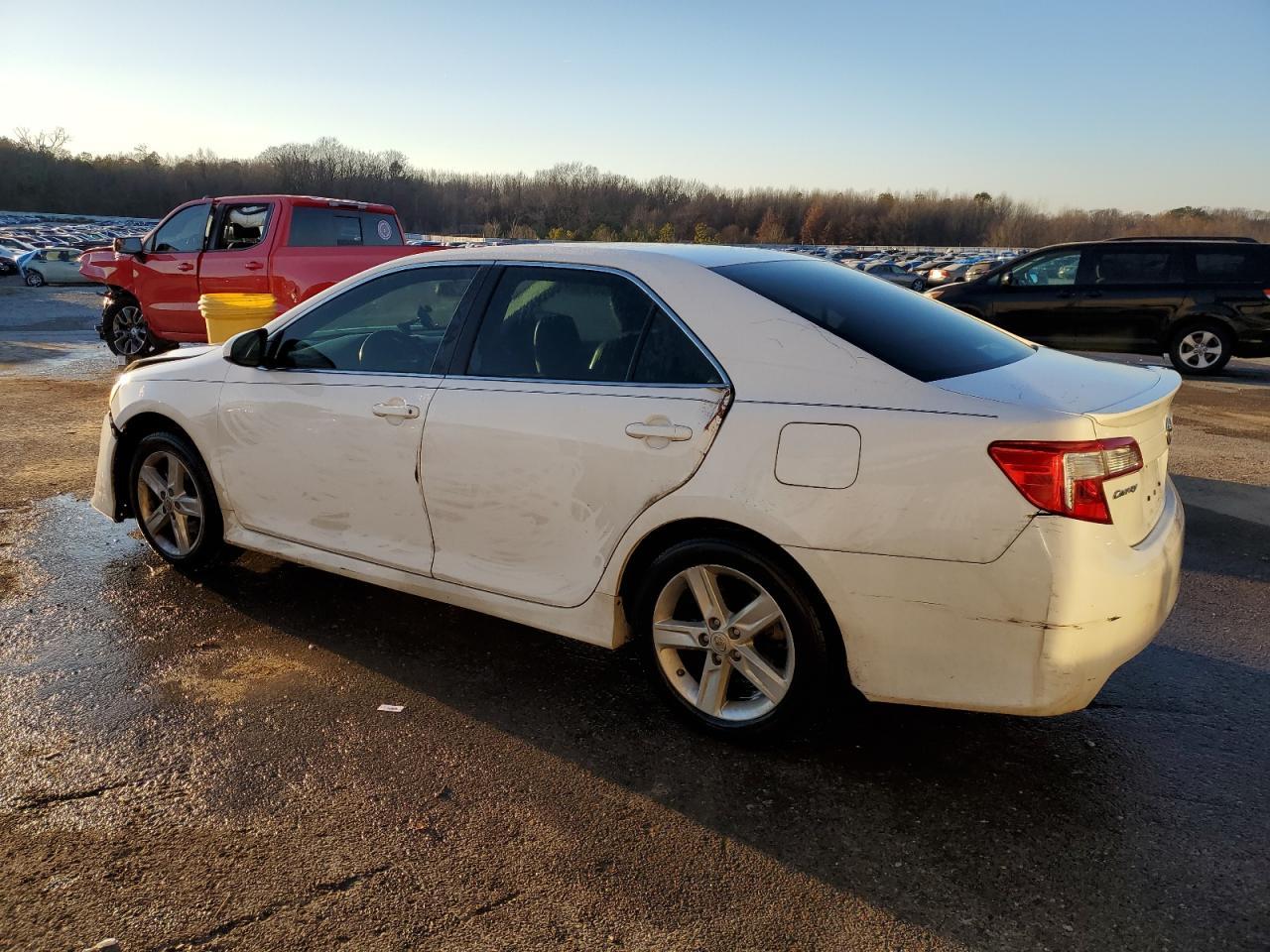 2014 TOYOTA CAMRY L - Фото 2