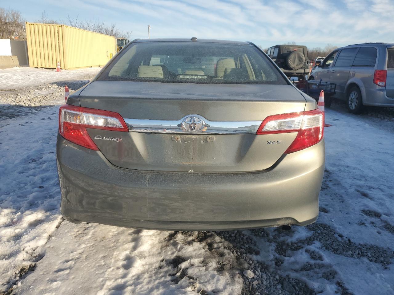 2013 TOYOTA CAMRY L - Фото 6