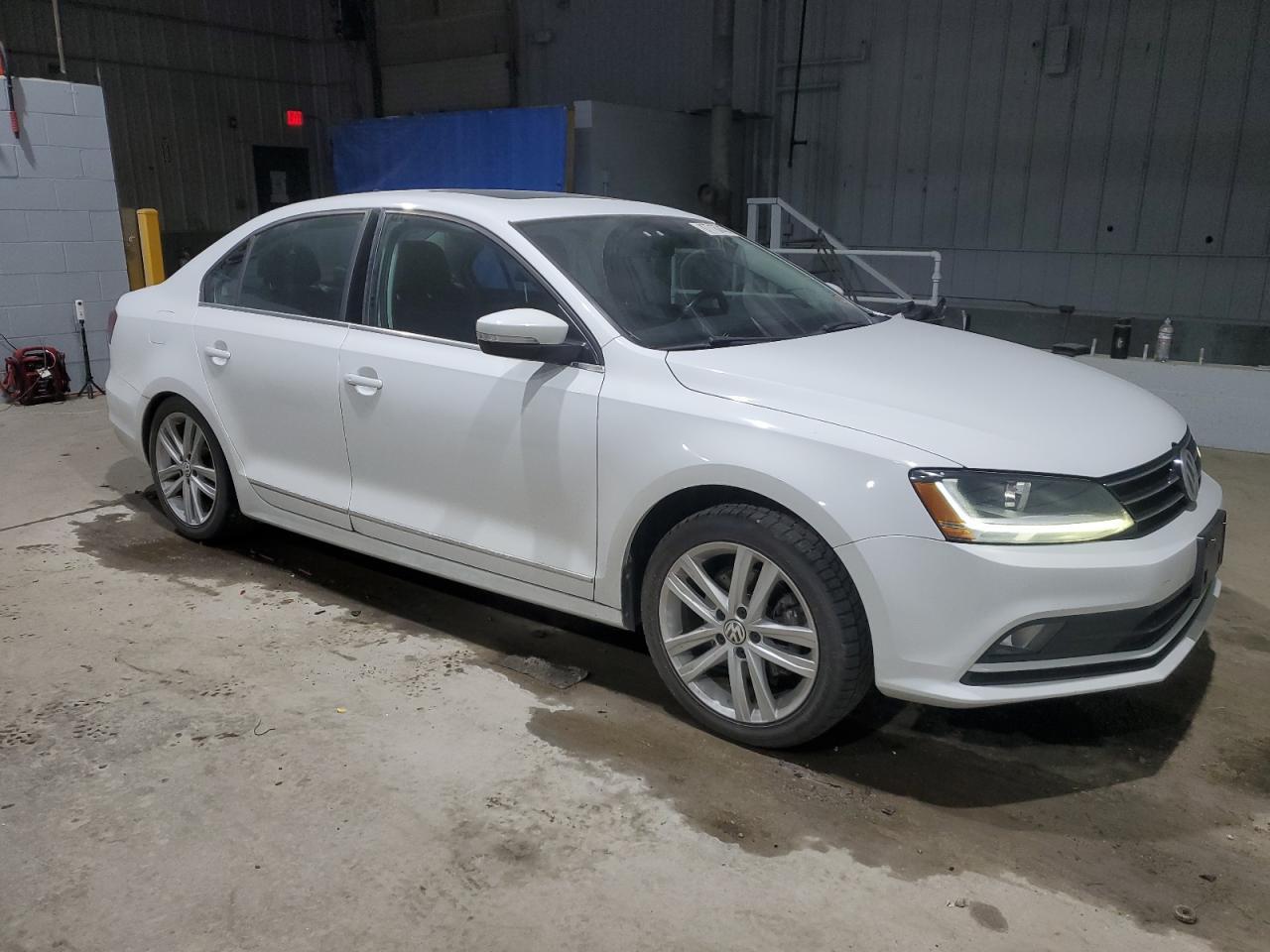 2017 VOLKSWAGEN JETTA SEL - Image 4