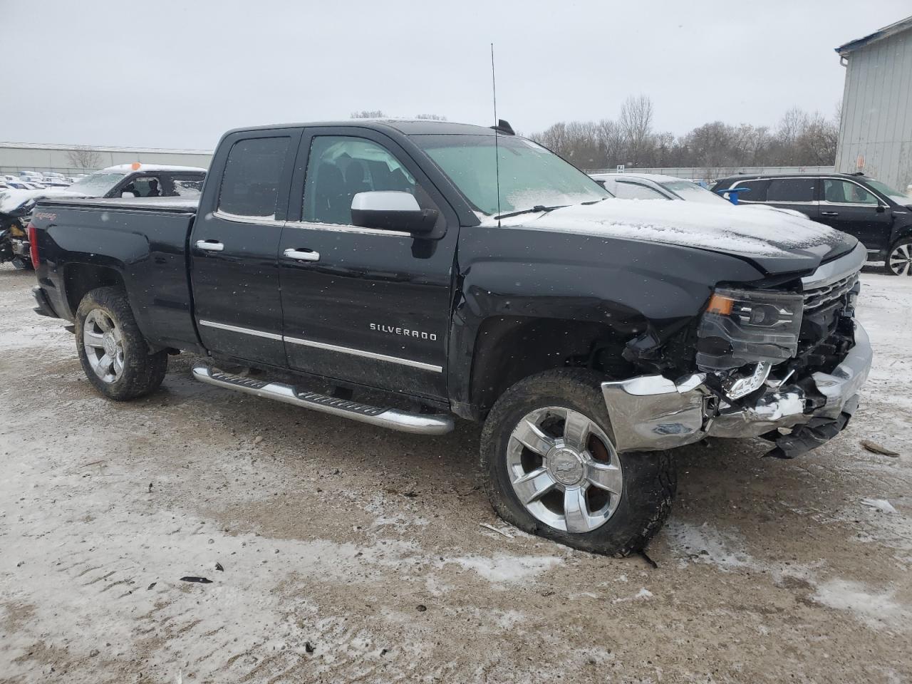 2017 CHEVROLET SILVERADO - Image 4