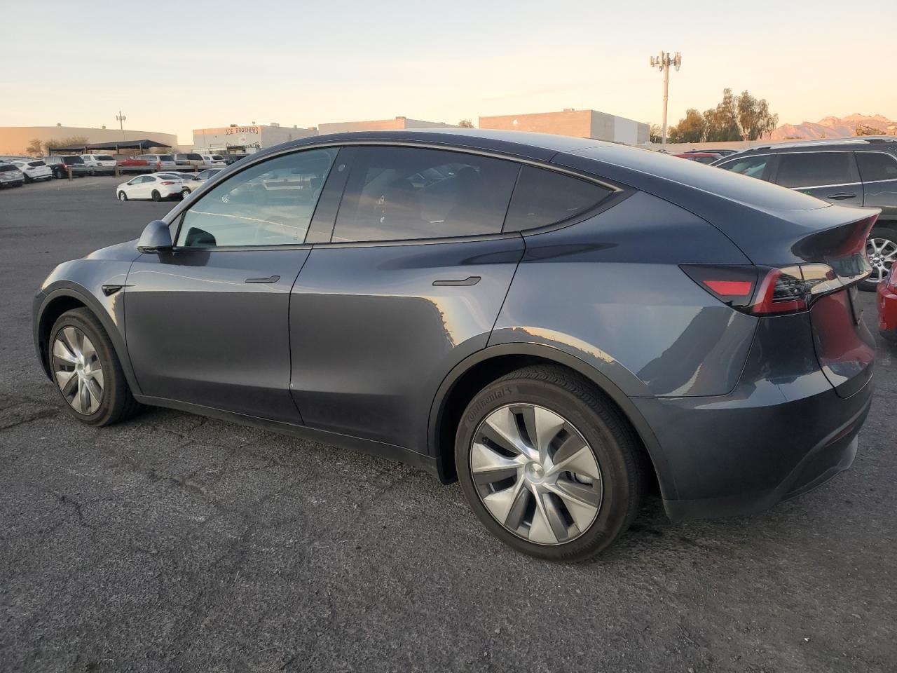 2023 TESLA MODEL Y - Фото 2
