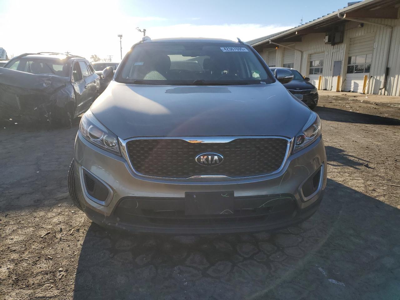 2017 KIA SORENTO LX - Фото 5