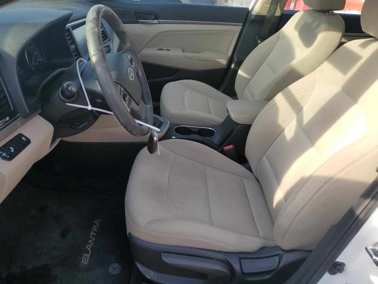 2018 HYUNDAI ELANTRA SE - Image 7