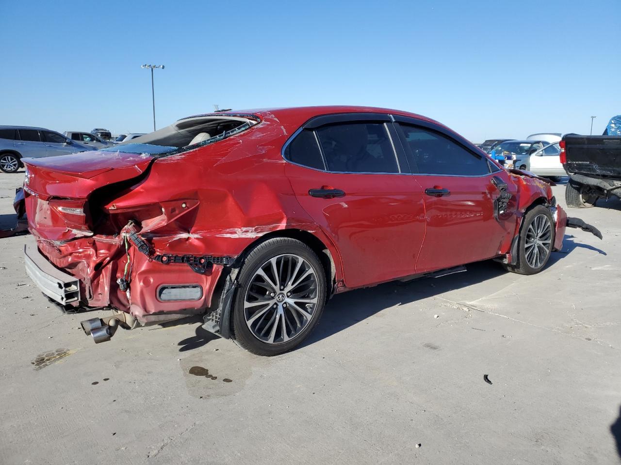 2020 TOYOTA CAMRY SE - Фото 3