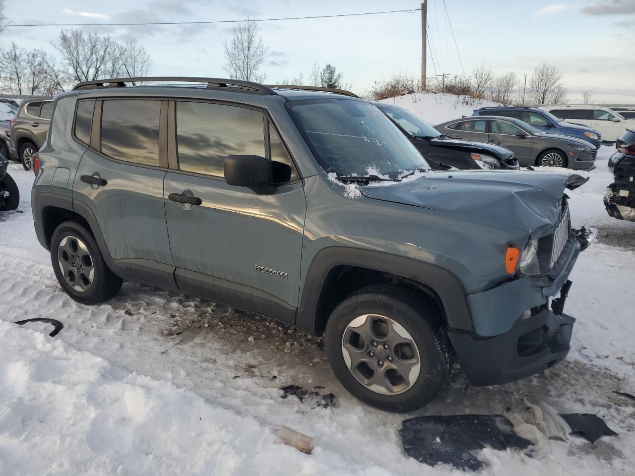 2017 JEEP RENEGADE S - Image 4