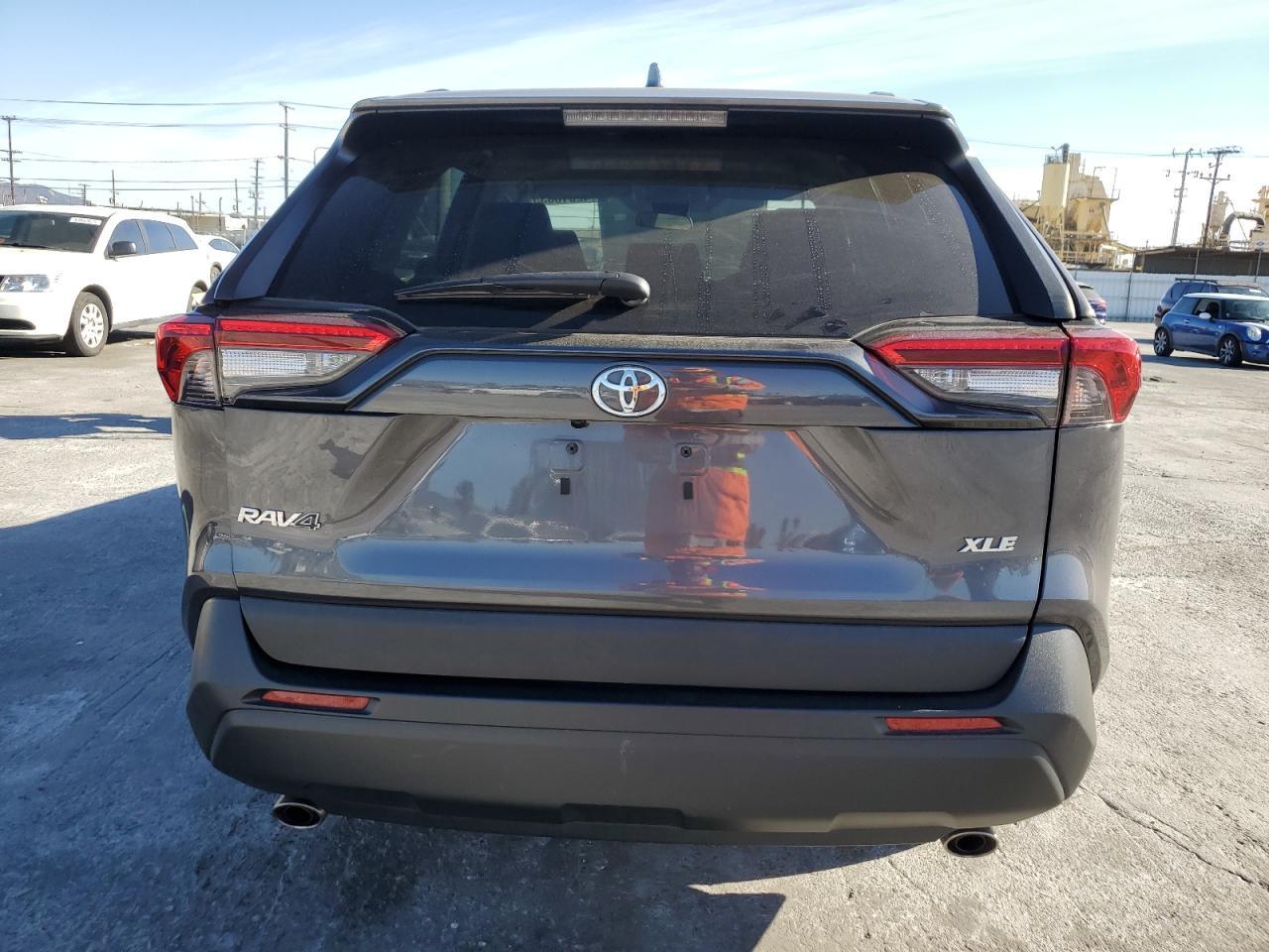 2022 TOYOTA RAV4 XLE - Image 6