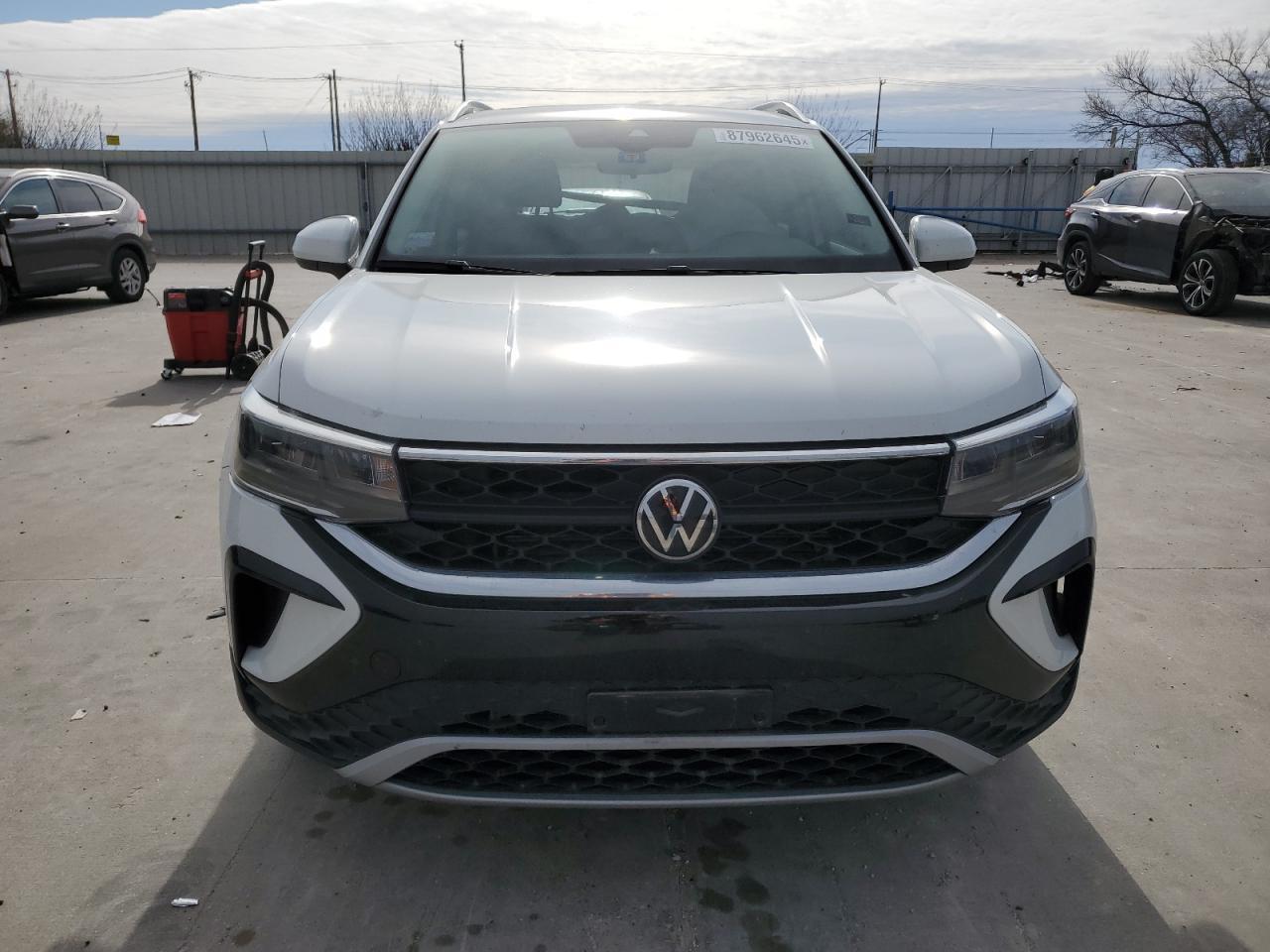 2023 VOLKSWAGEN TAOS SE - Image 5