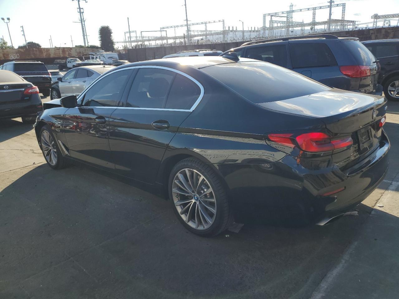 2022 BMW 530E - Image 2