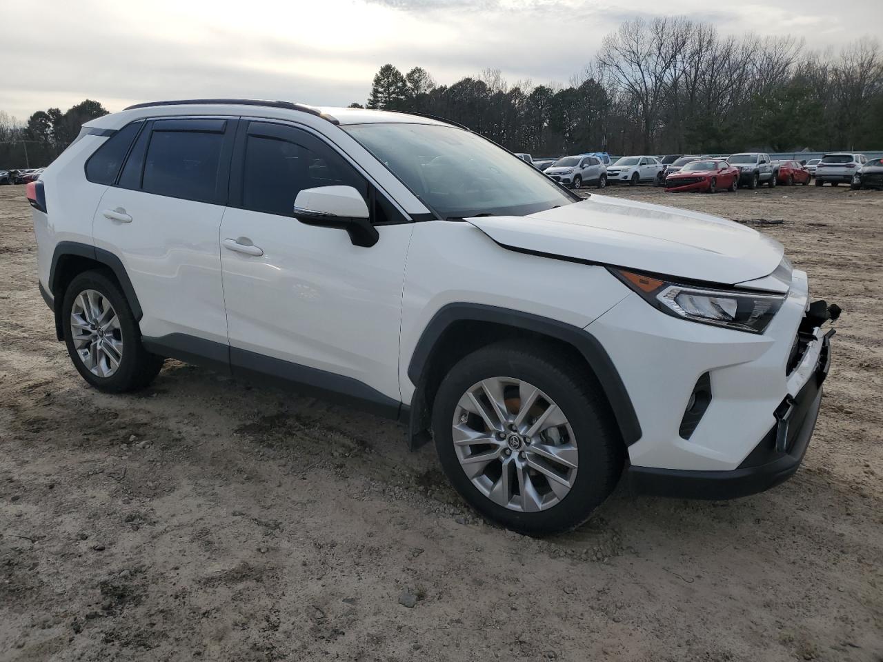 2019 TOYOTA RAV4 XLE P - Фото 4