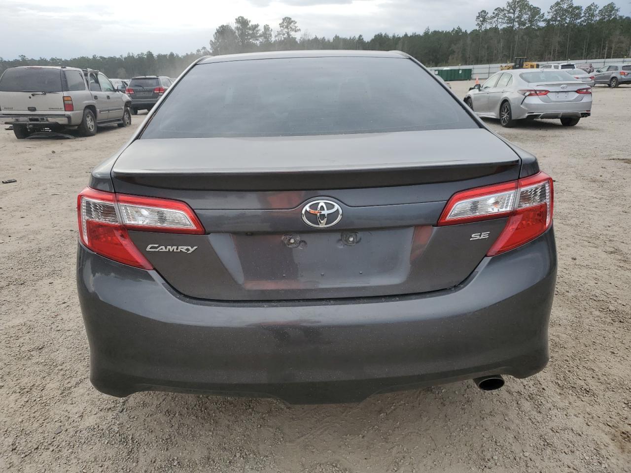 2014 TOYOTA CAMRY L - Image 6