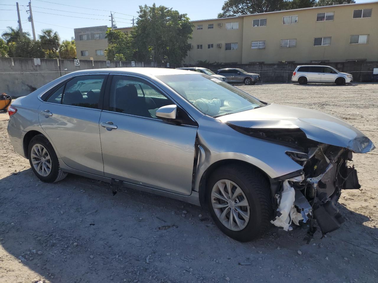 2017 TOYOTA CAMRY LE - Фото 4