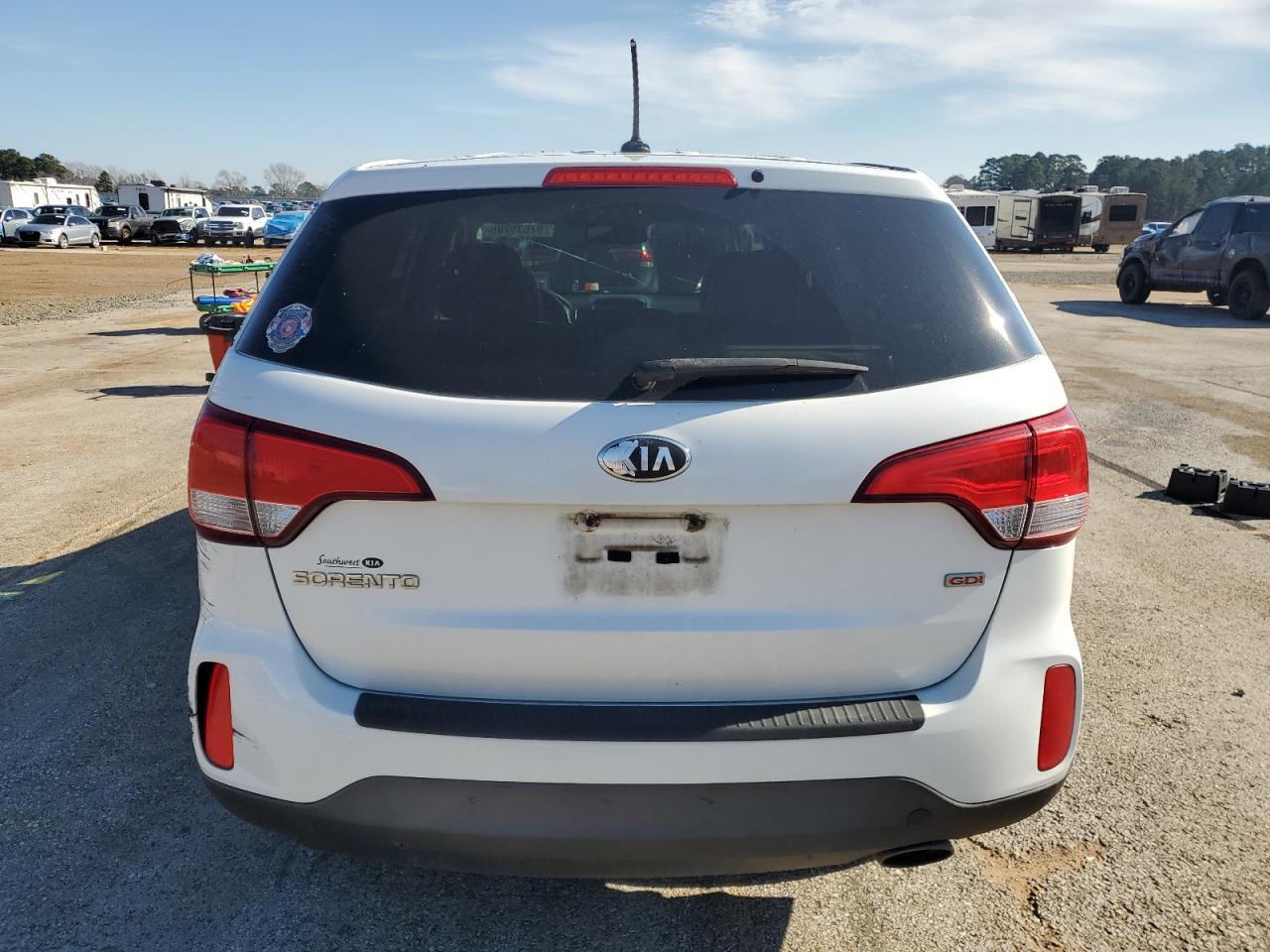 2015 KIA SORENTO LX - Image 6