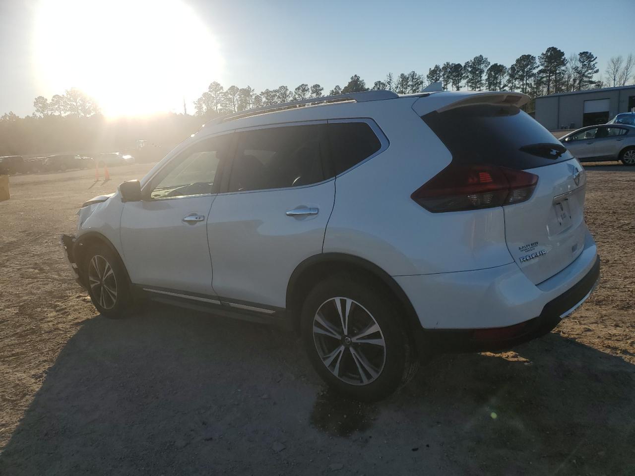 2018 NISSAN ROGUE S - Фото 2