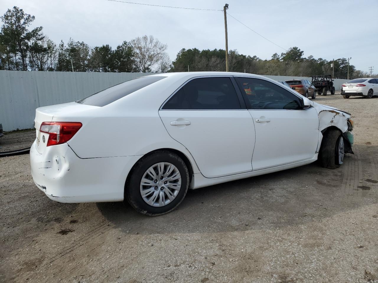 2014 TOYOTA CAMRY L - Image 3