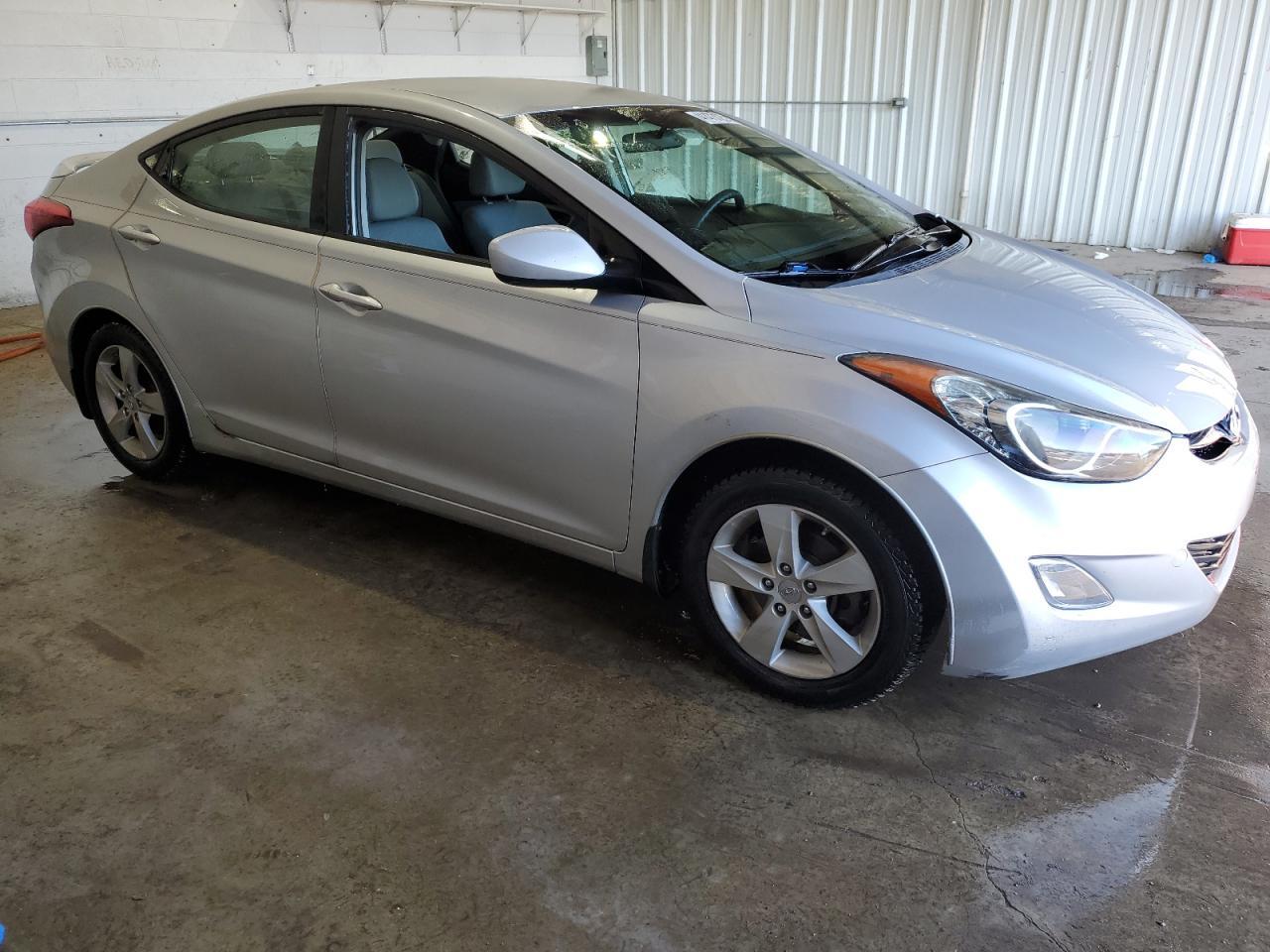 2013 HYUNDAI ELANTRA GL - Image 4