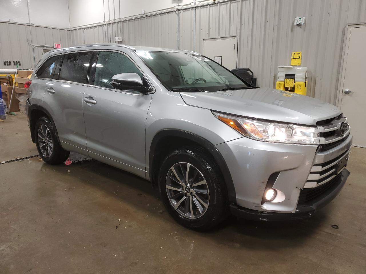 2018 TOYOTA HIGHLANDER - Image 4