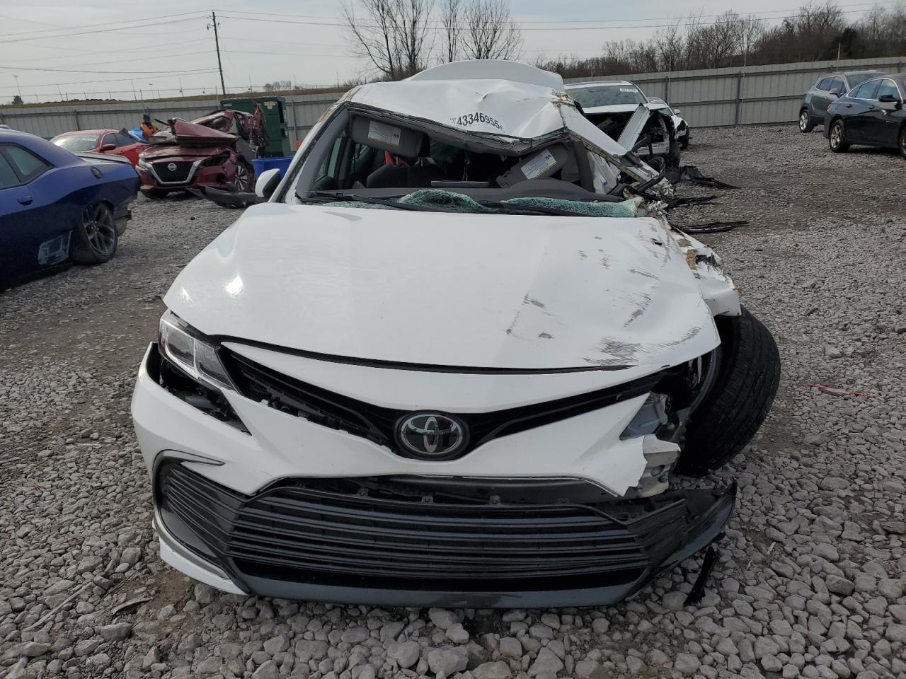 2023 TOYOTA CAMRY LE - Фото 5