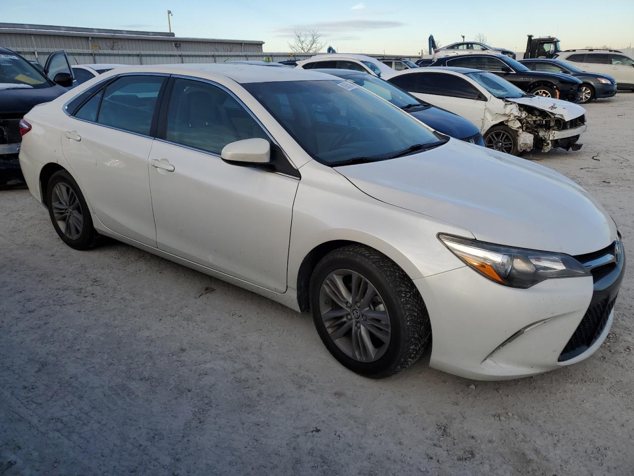 2015 TOYOTA CAMRY LE - Фото 4