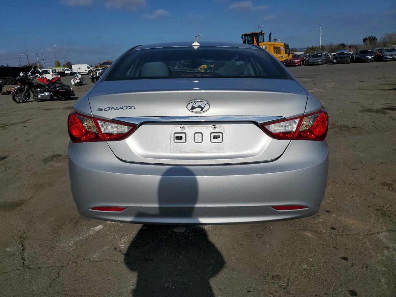 2013 HYUNDAI SONATA GLS - Image 6