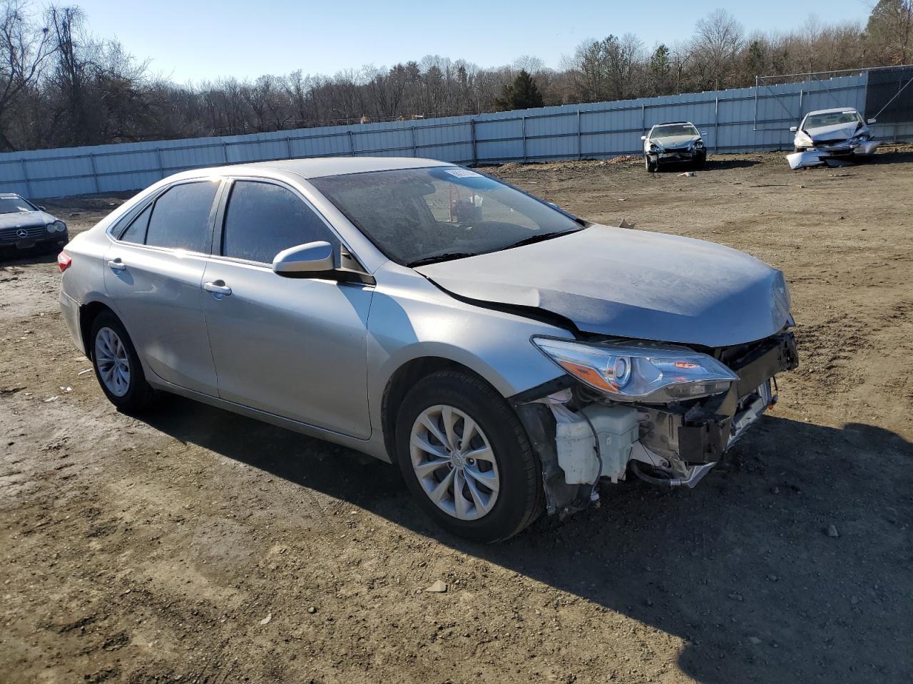 2017 TOYOTA CAMRY LE - Фото 4