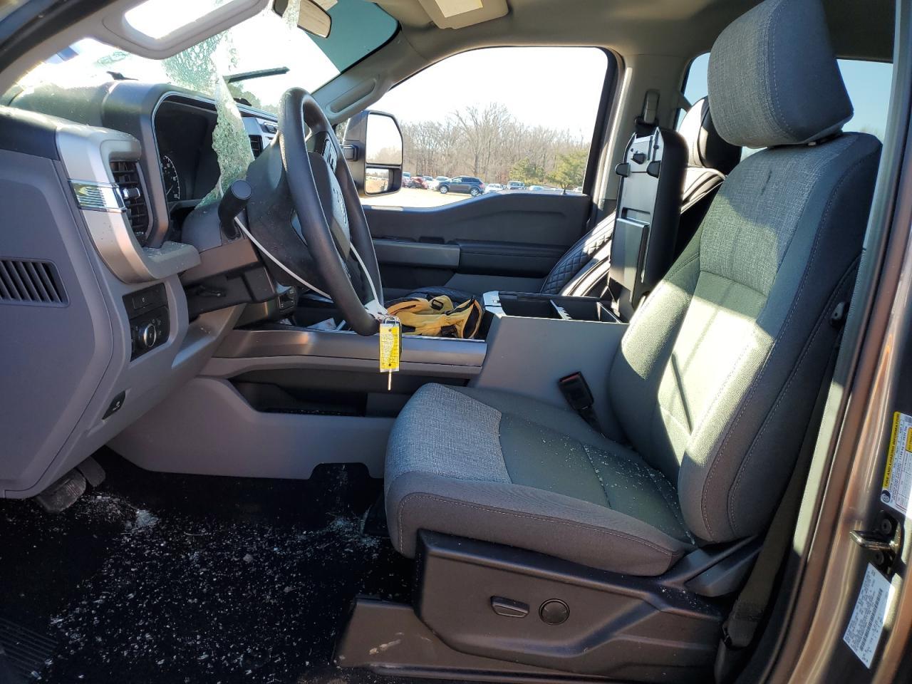 2024 FORD F250 SUPER - Image 7