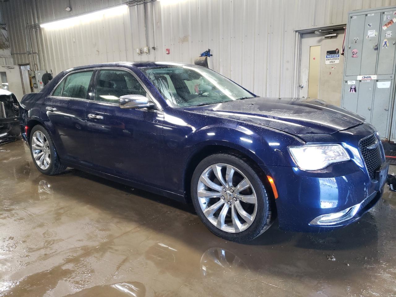 2015 CHRYSLER 300C - Image 4