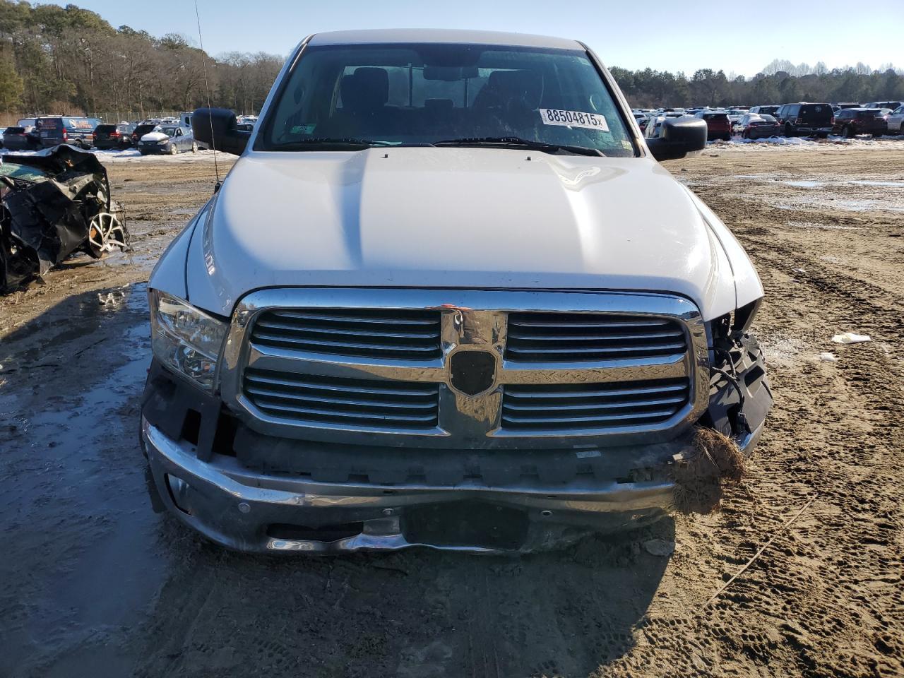 2017 RAM 1500 SLT - Image 5