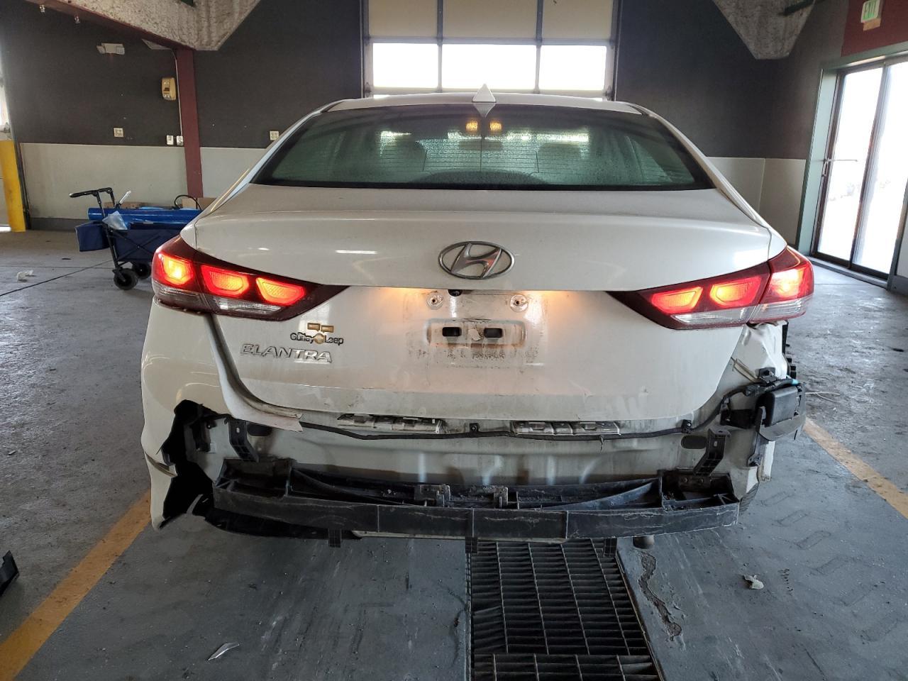 2018 HYUNDAI ELANTRA SE - Фото 6