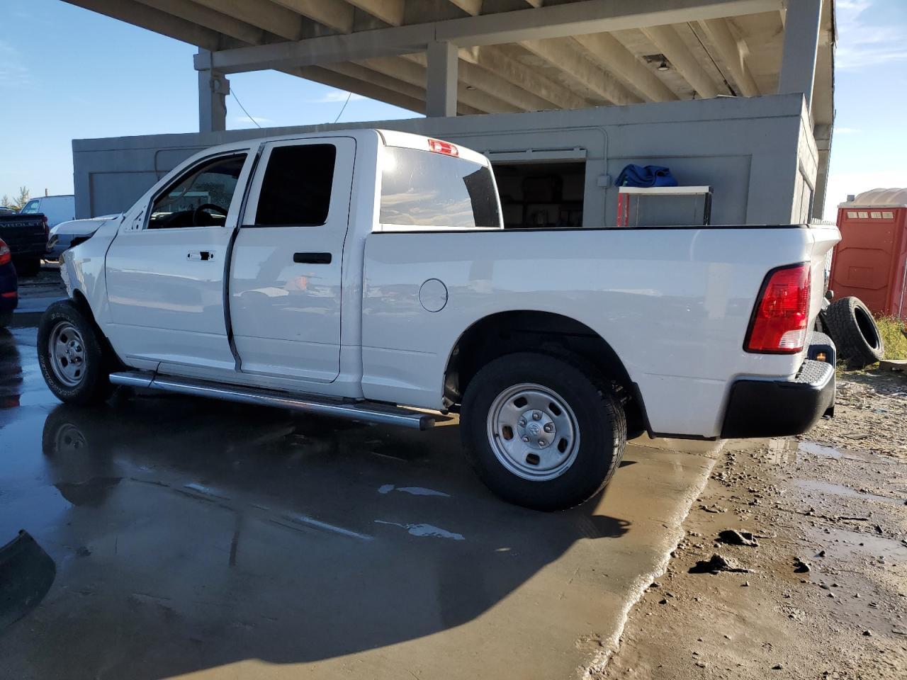 2017 RAM 1500 ST - Image 2