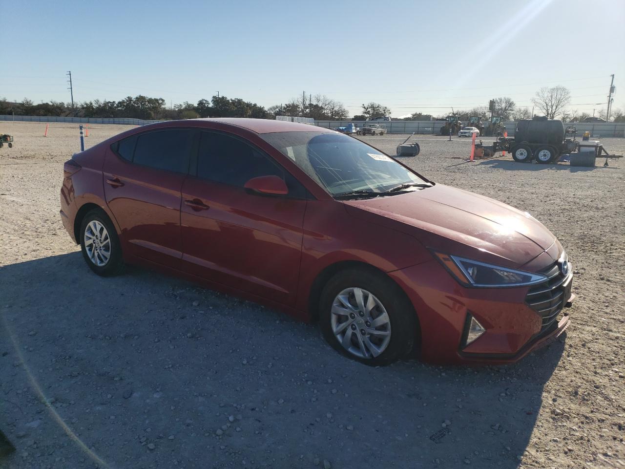 2019 HYUNDAI ELANTRA SE - Image 4