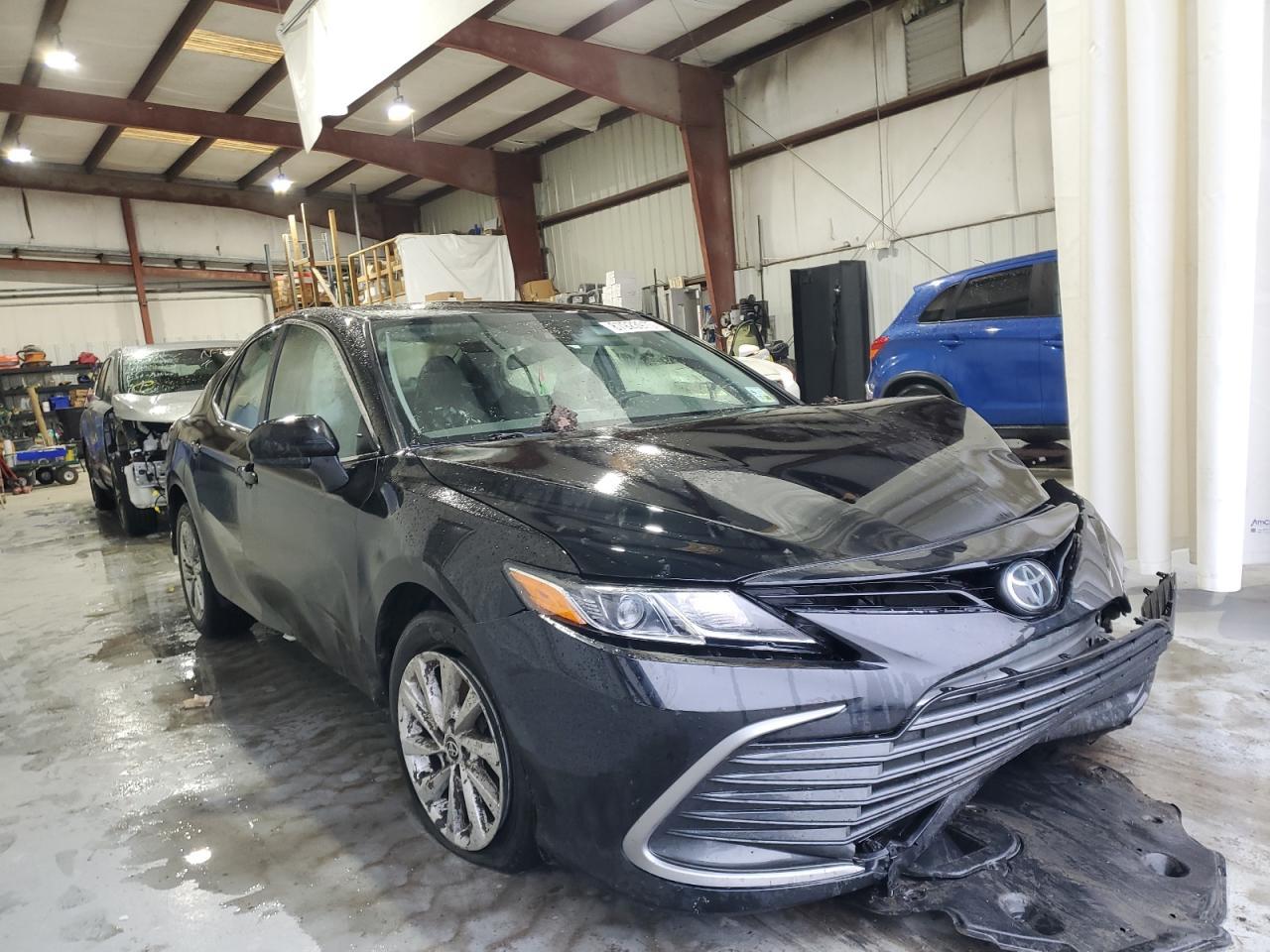2023 TOYOTA CAMRY LE - Image 4