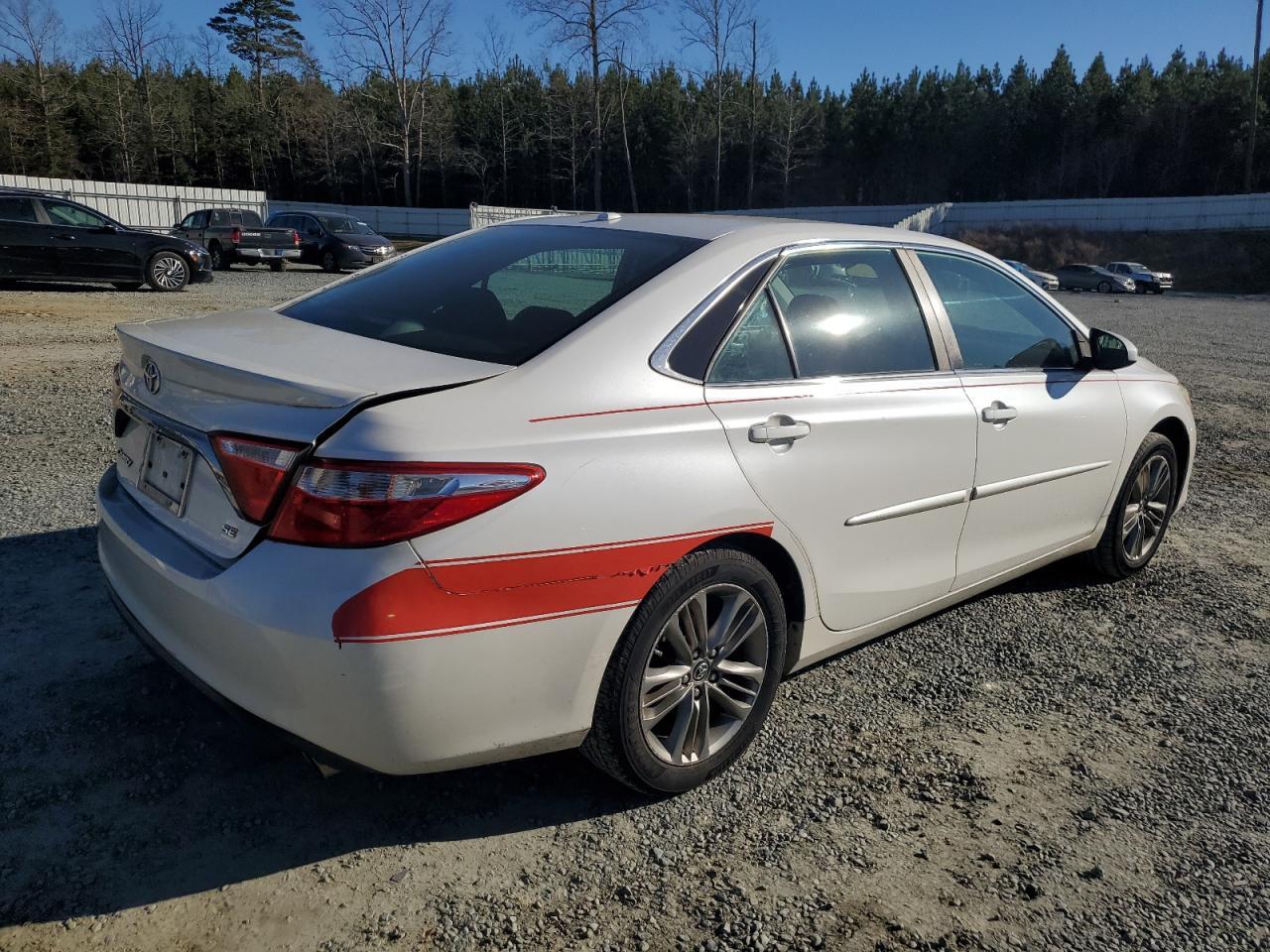 2016 TOYOTA CAMRY LE - Фото 3