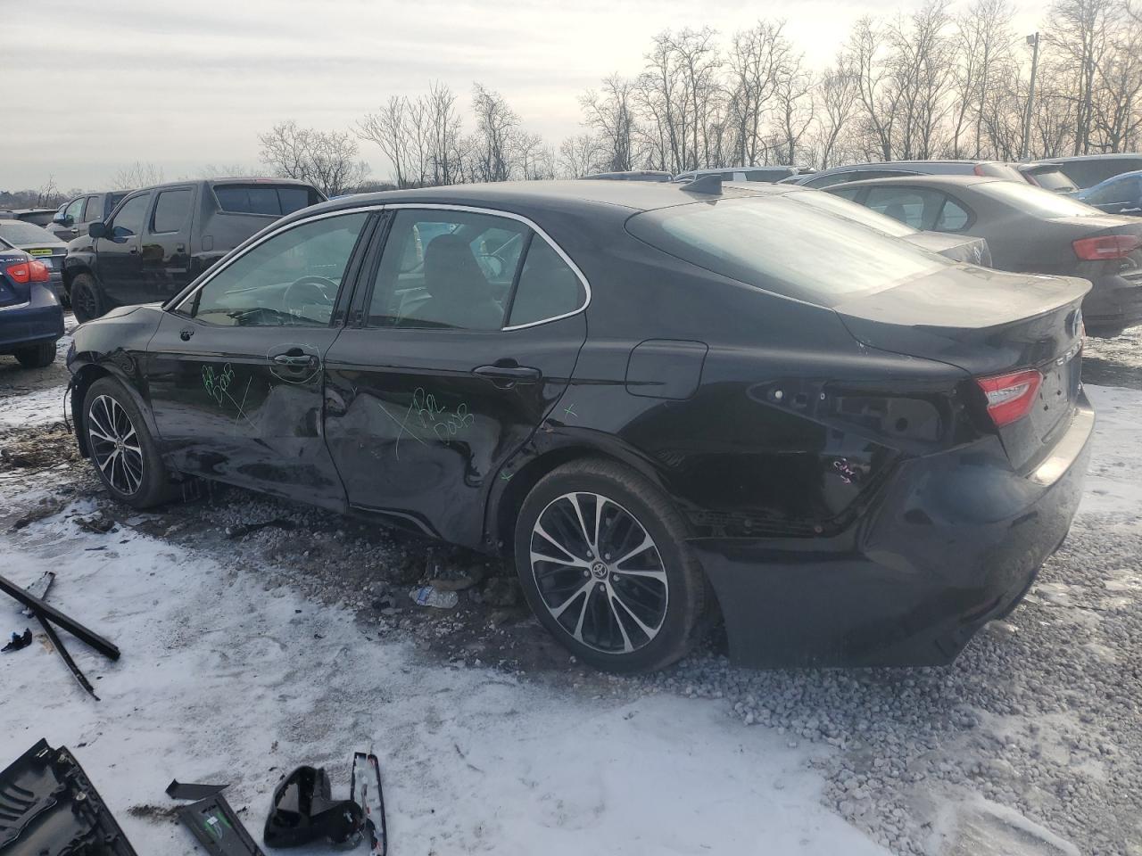 2020 TOYOTA CAMRY SE - Фото 2