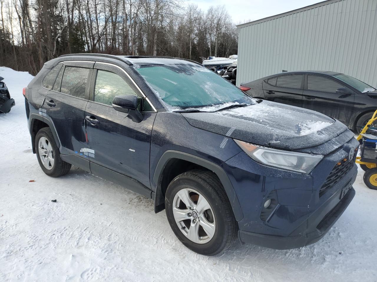 2020 TOYOTA RAV4 XLE - Фото 4