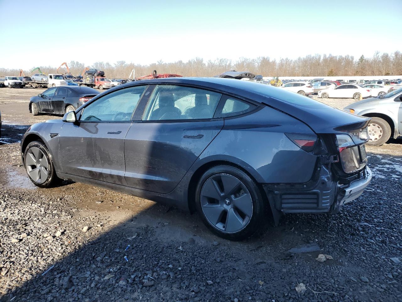 2022 TESLA MODEL 3 - Image 2