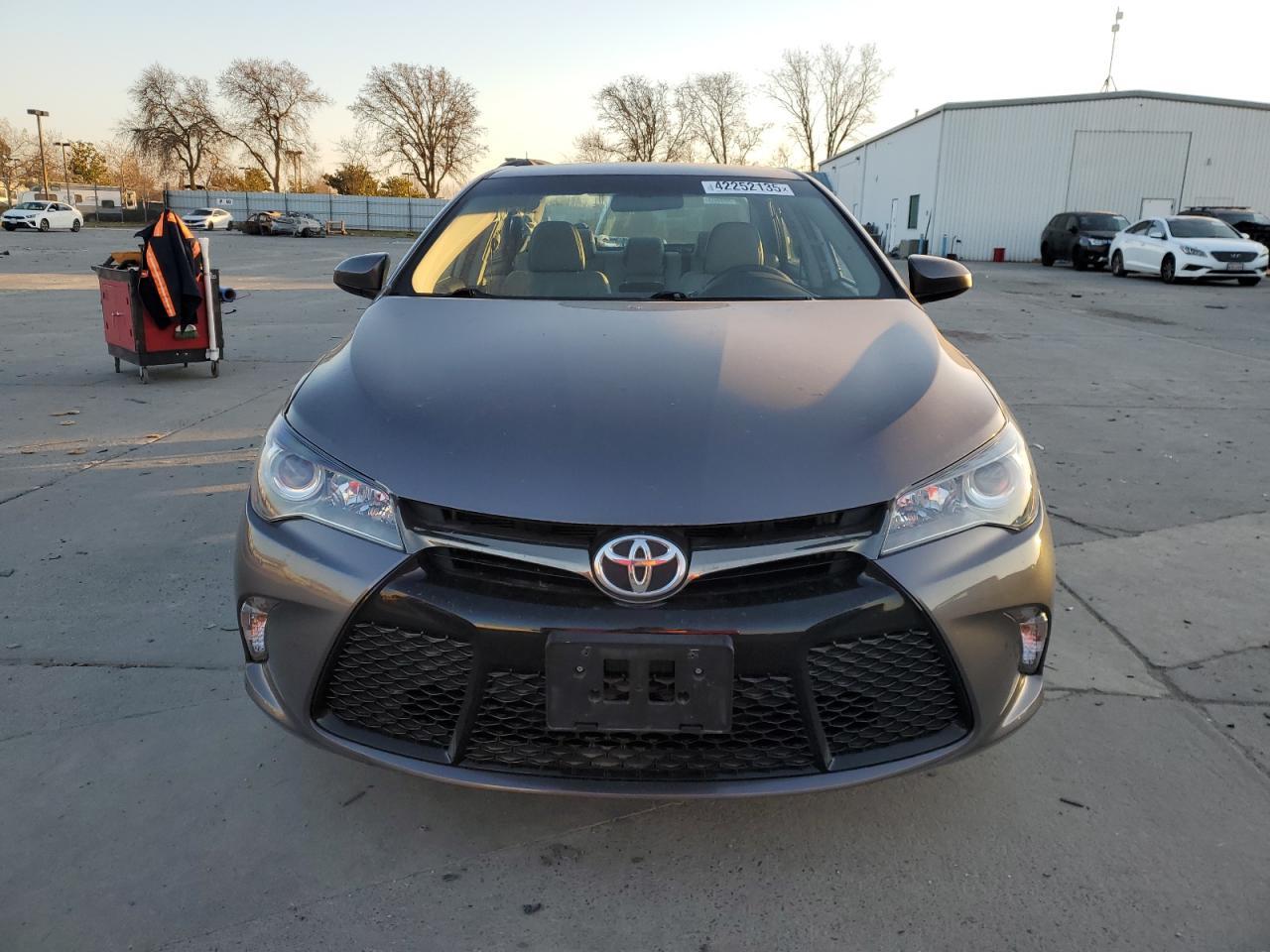 2017 TOYOTA CAMRY LE - Фото 5