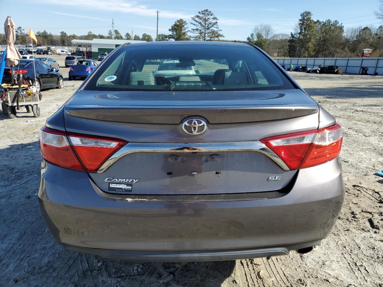 2017 TOYOTA CAMRY LE - Image 6