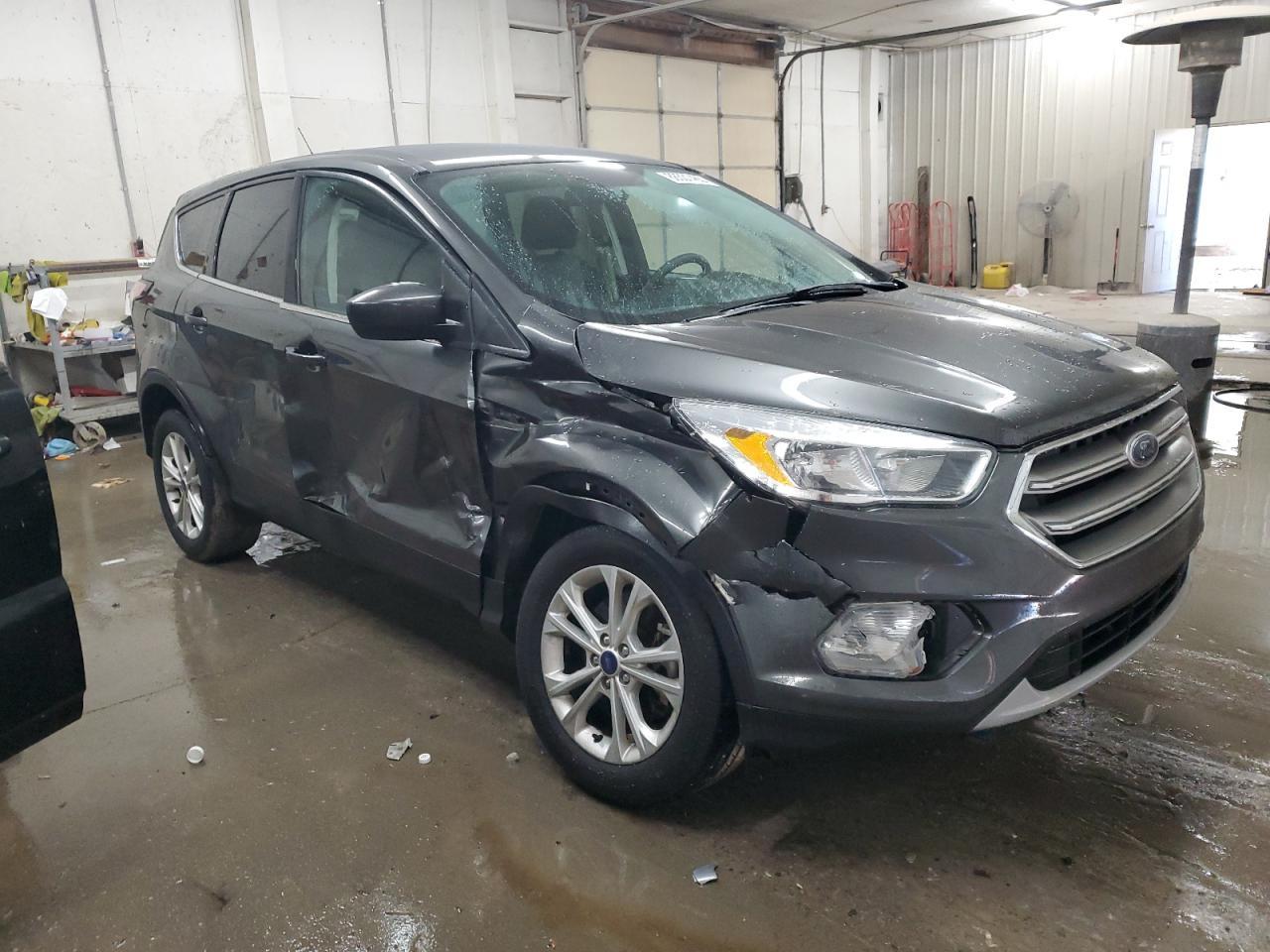 2017 FORD ESCAPE SE - Фото 4