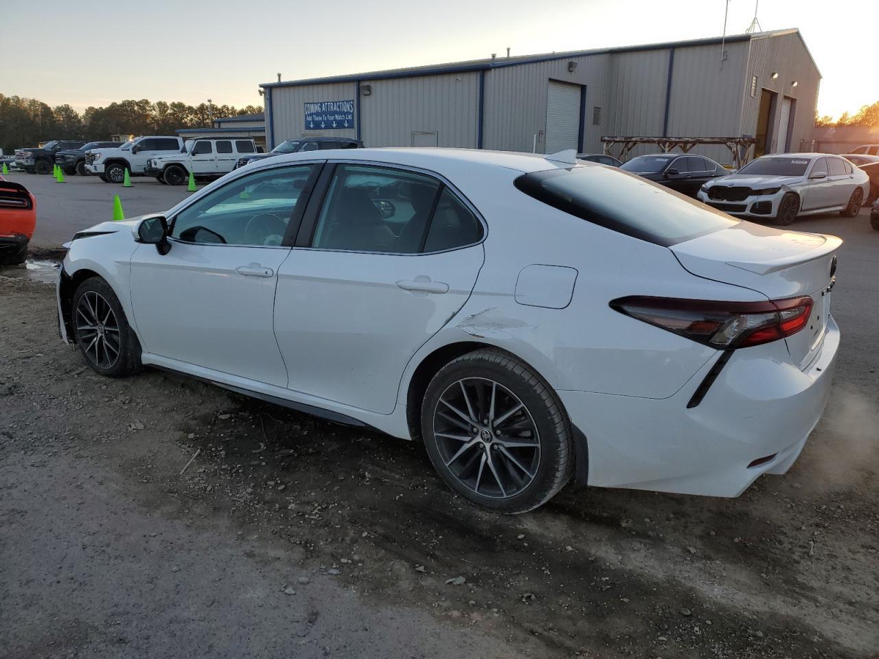 2021 TOYOTA CAMRY SE - Image 2