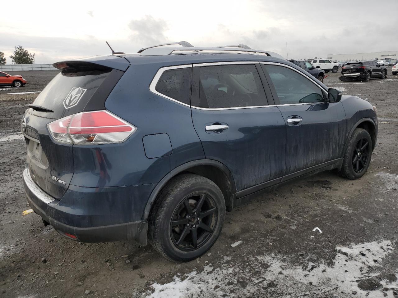 2015 NISSAN ROGUE S - Фото 3