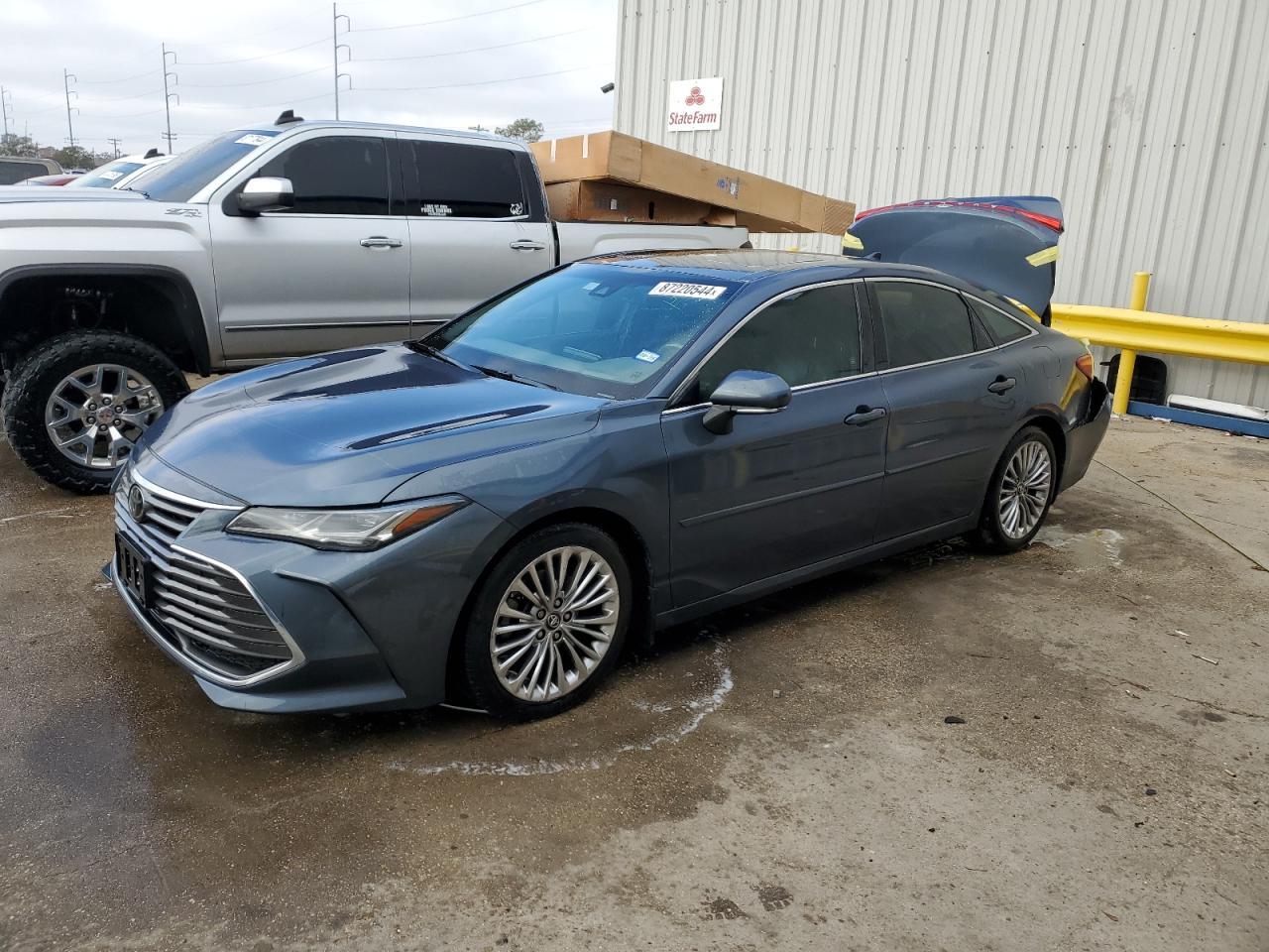 2019 TOYOTA AVALON XLE