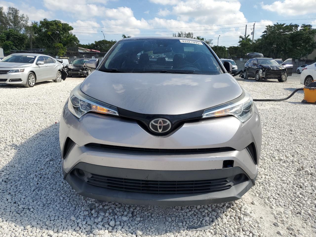 2018 TOYOTA C-HR XLE - Image 5