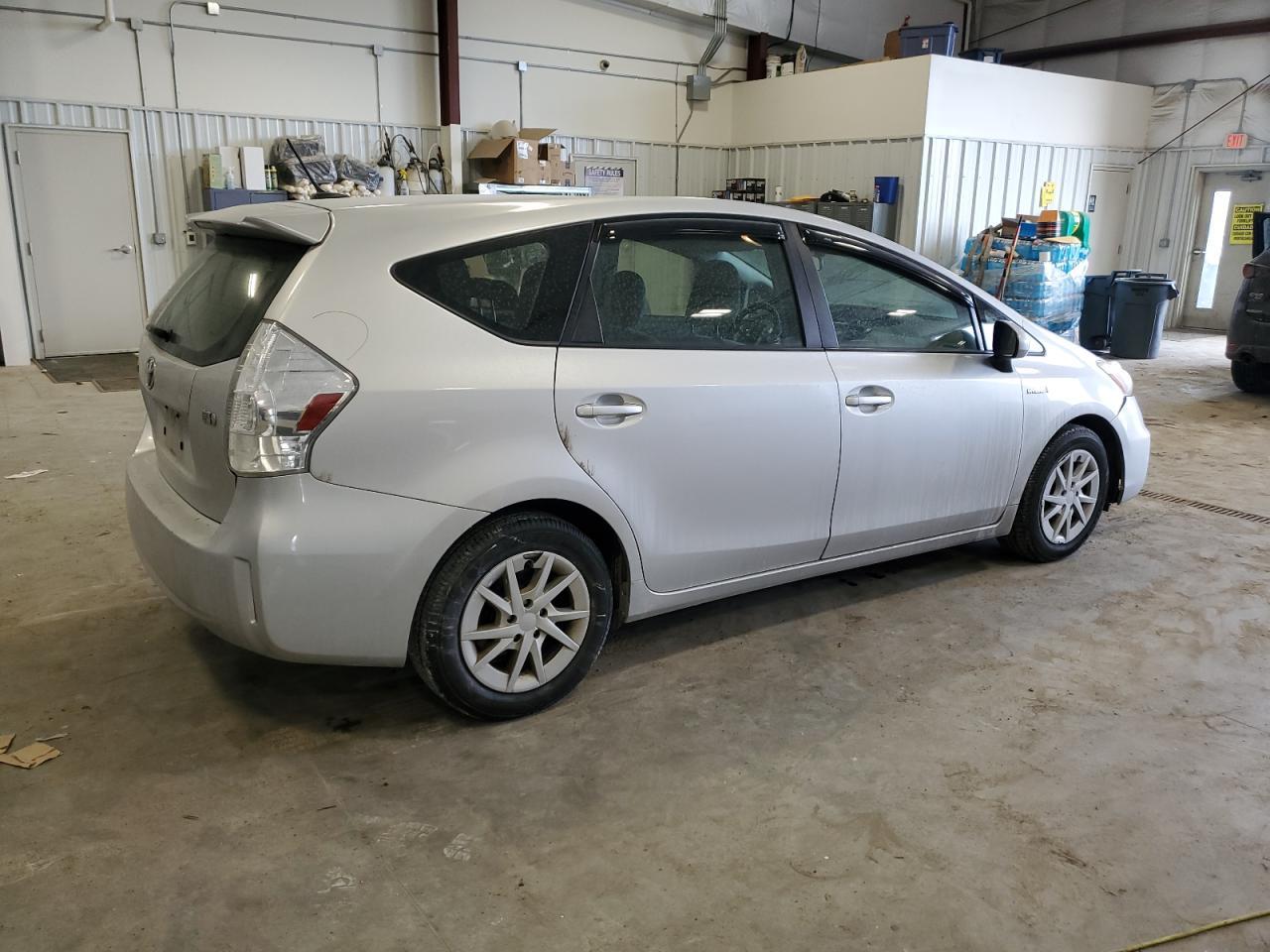 2013 TOYOTA PRIUS V - Image 3
